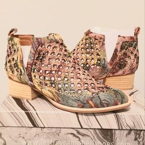 Brand new Jeffrey Campbell Taggart booties Size 8.5